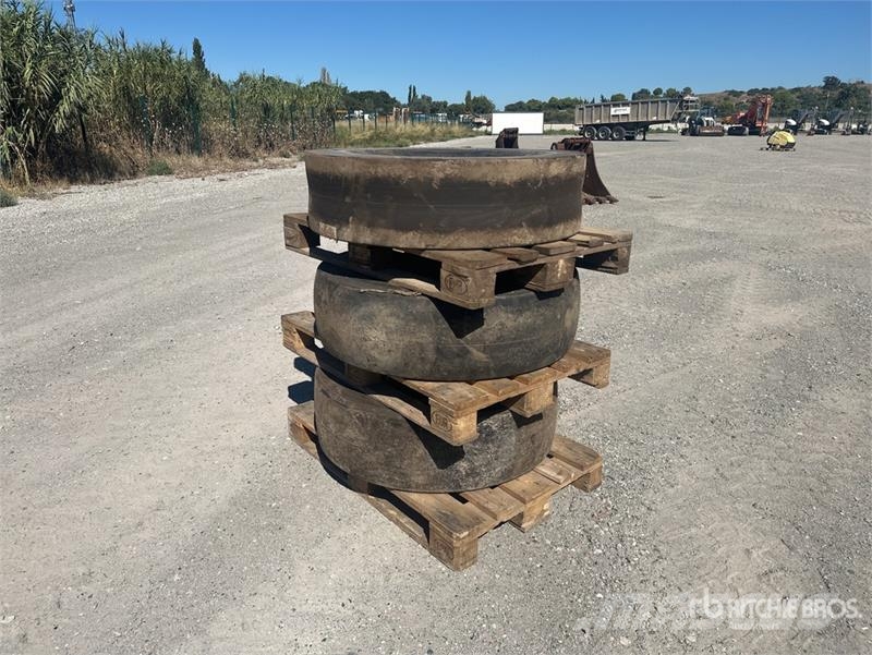 Qte De 3 Pneus (Non Utilise) Qty Of 3 Tyres (Unuse Andre komponenter