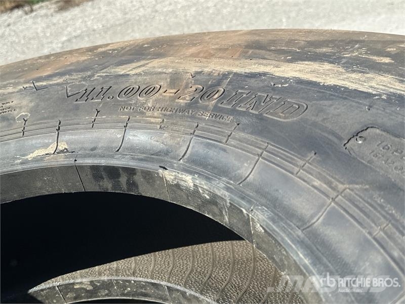 Qte De 3 Pneus (Non Utilise) Qty Of 3 Tyres (Unuse Andre komponenter