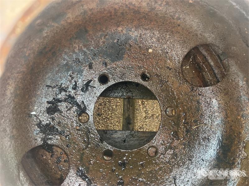  Qte De 3 Roues Qty Of 3 Wheels Gume, točkovi i felne