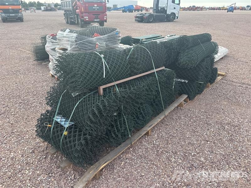 Qte De Grillage Avec Poteaux Qty Of Site Fence Muut