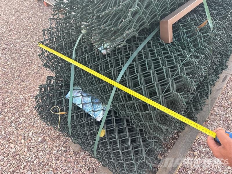 Qte De Grillage Avec Poteaux Qty Of Site Fence Muut