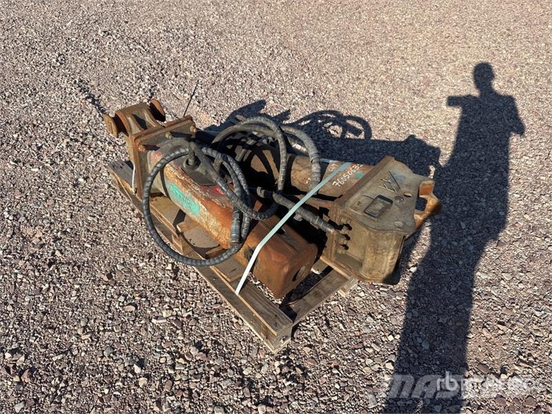 Qte De Marteaux Hydrauliques Qty Of Hydraulic Brea Čekići