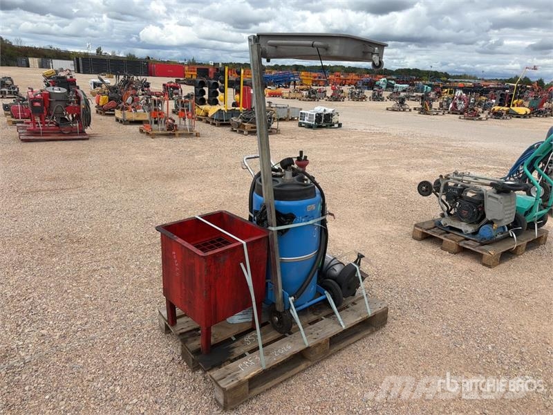 Qte De Materiels De Location Qty Of Rental Equipme Andere Zubehörteile
