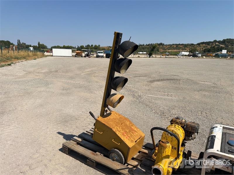 Qte De Materiels Industriels Qty Of Industrial Equ Bouw - Overige