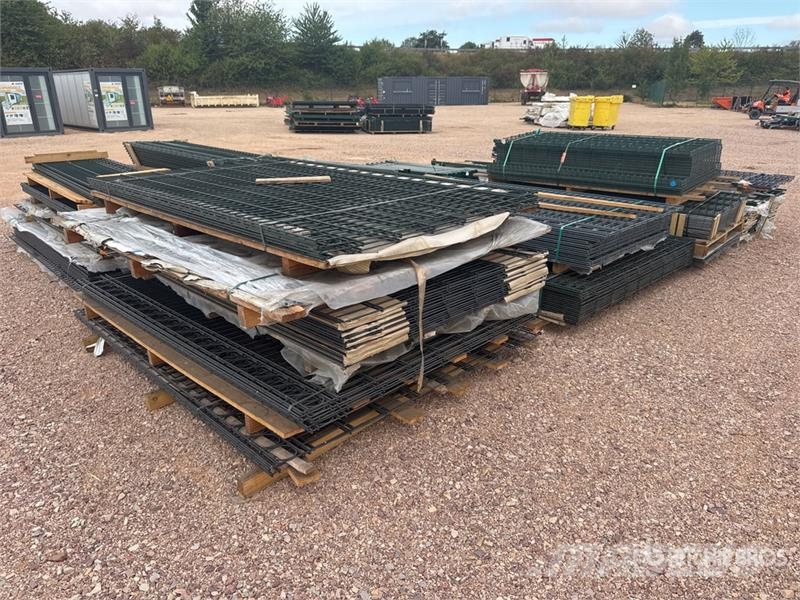  Qte De Panneaux Poteaux Clotures Qty Of Site Fence Muut