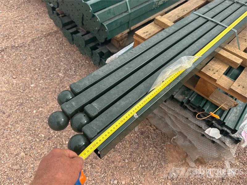  Qte De Panneaux Poteaux Clotures Qty Of Site Fence Muut