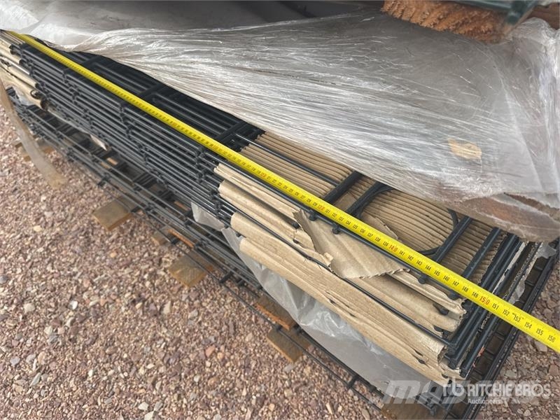  Qte De Panneaux Poteaux Clotures Qty Of Site Fence Muut