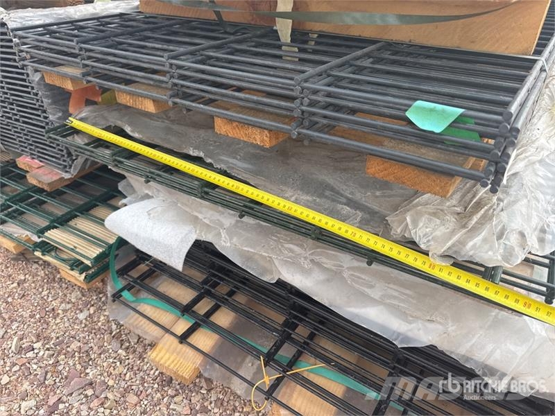 Qte De Panneaux Poteaux Clotures Qty Of Site Fence Muut