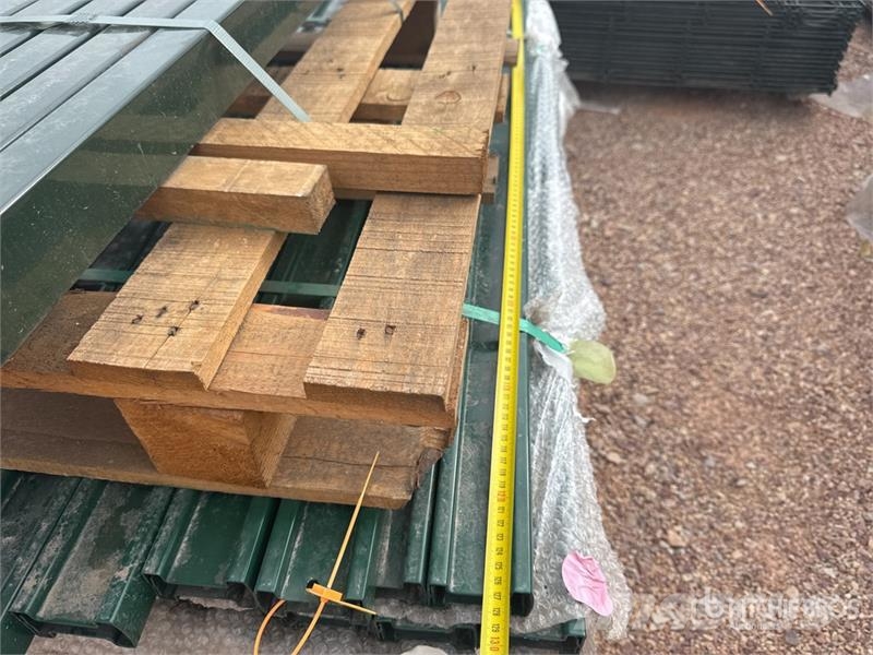  Qte De Panneaux Poteaux Clotures Qty Of Site Fence Muut