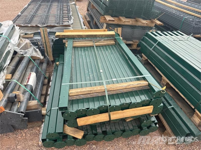  Qte De Panneaux Poteaux Clotures Qty Of Site Fence Muut