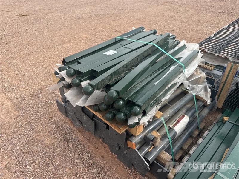  Qte De Panneaux Poteaux Clotures Qty Of Site Fence Muut