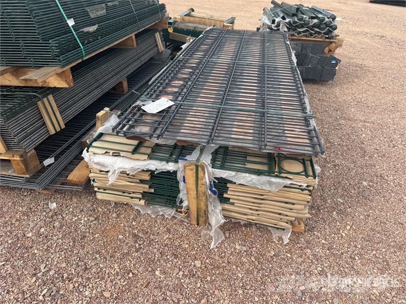  Qte De Panneaux Poteaux Clotures Qty Of Site Fence Muut