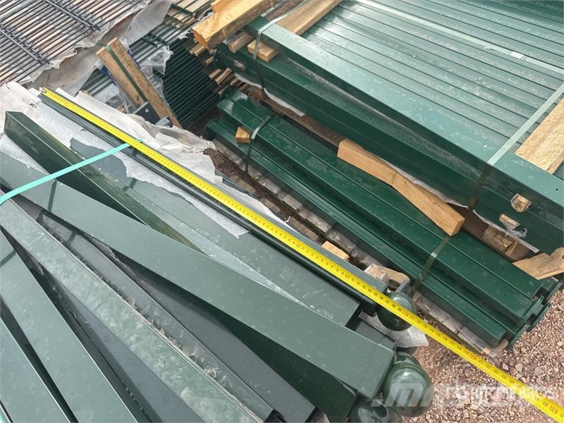  Qte De Panneaux Poteaux Clotures Qty Of Site Fence Muut