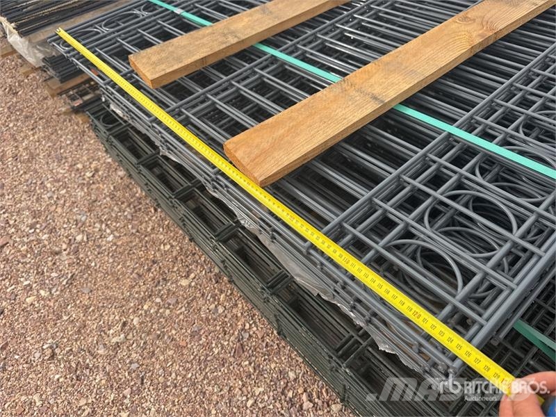  Qte De Panneaux Poteaux Clotures Qty Of Site Fence Muut