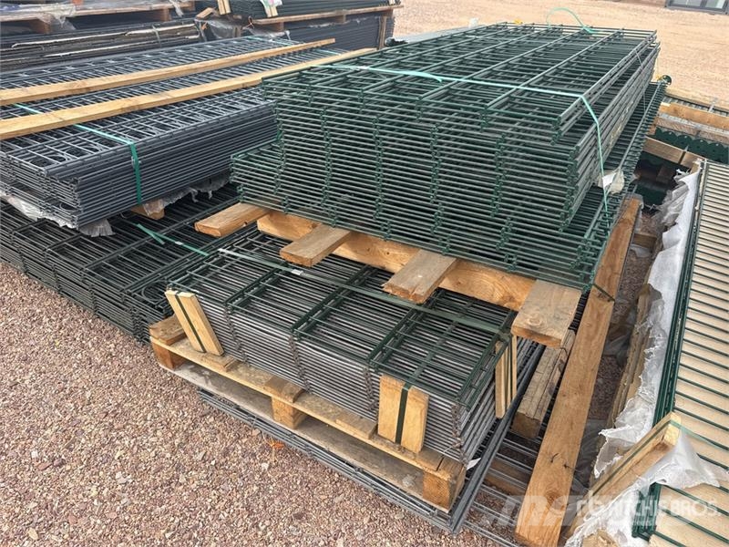  Qte De Panneaux Poteaux Clotures Qty Of Site Fence Muut
