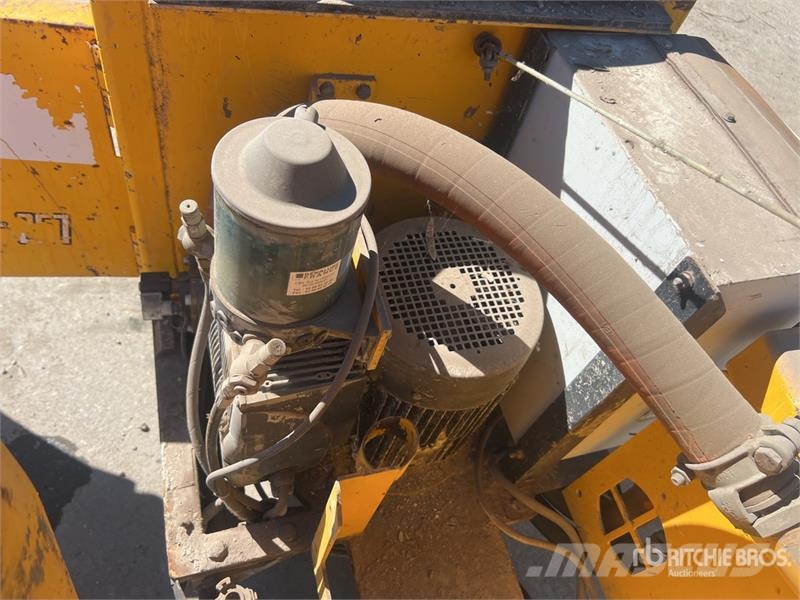 Qte De Pompes A Beton Qty Of Concrete Pump Kamionske črpalke za beton