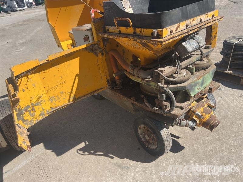 Qte De Pompes A Beton Qty Of Concrete Pump Kamionske črpalke za beton