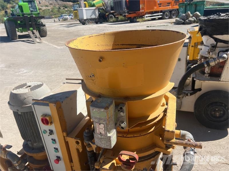 Qte De Pompes A Beton Qty Of Concrete Pump Kamionske črpalke za beton