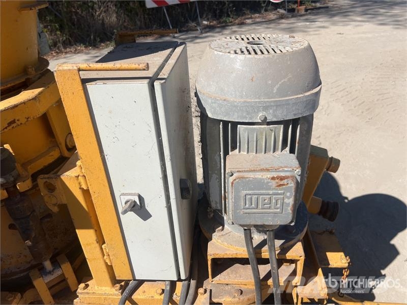 Qte De Pompes A Beton Qty Of Concrete Pump Kamionske črpalke za beton