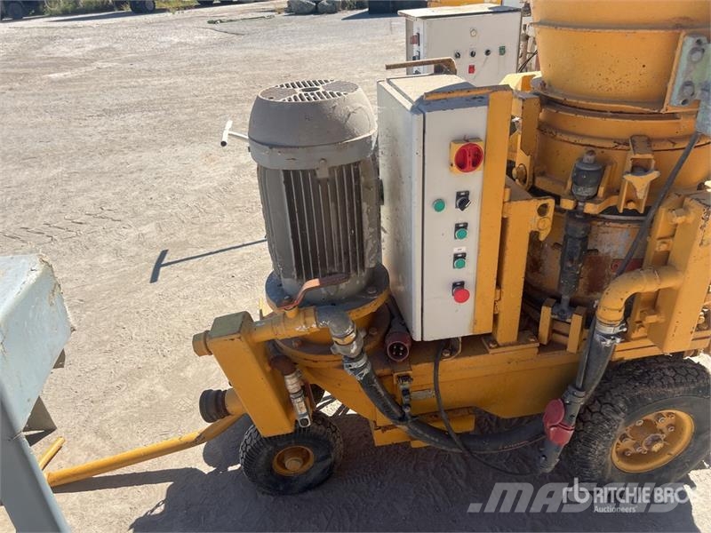 Qte De Pompes A Beton Qty Of Concrete Pump Kamionske črpalke za beton
