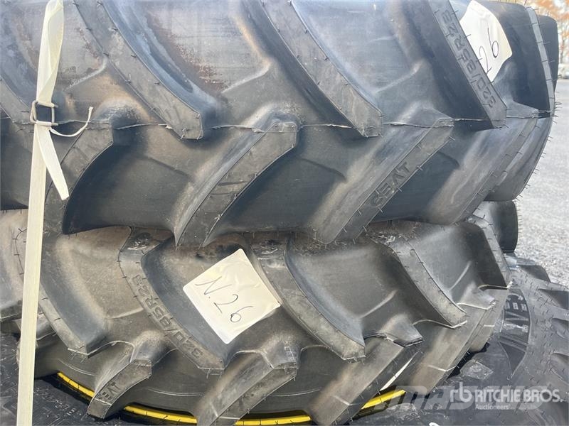Qty of (2) 320/85R28 + of (2) 320/90R42 for John Reifen