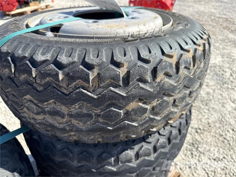 Qty of 7 Tires Други компоненти