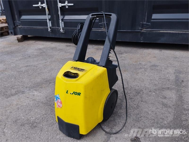  Qty of Equipment مكونات أخرى