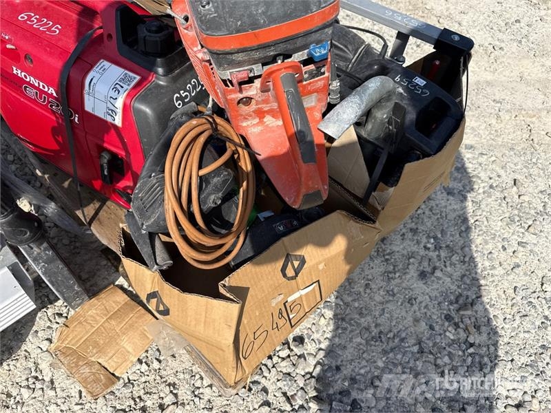 Qty of Hand Tools Други компоненти