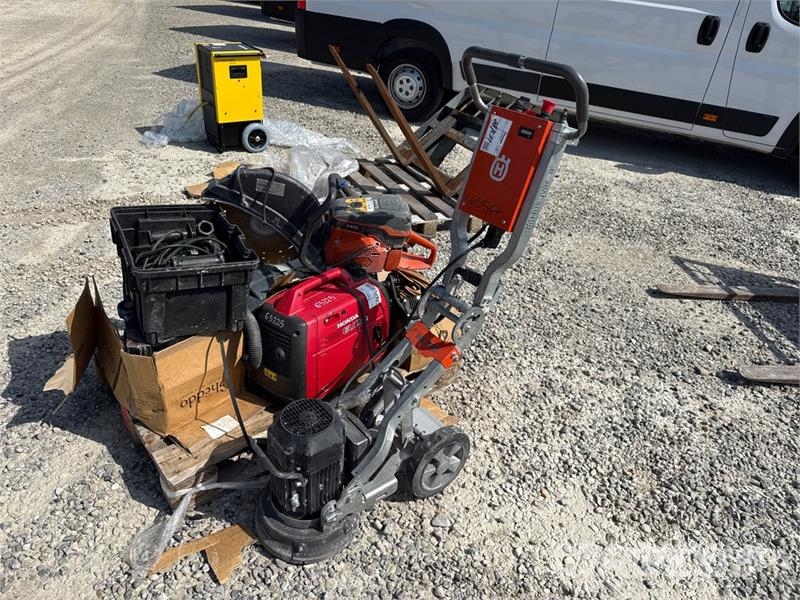 Qty of Hand Tools Други компоненти