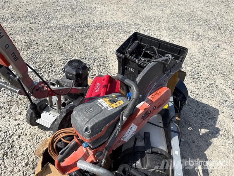 Qty of Hand Tools Други компоненти