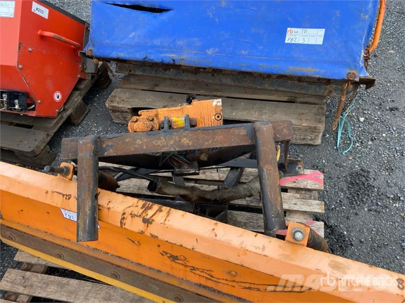 Qty of Misc. Snow Equipment Ostale poljoprivredne mašine
