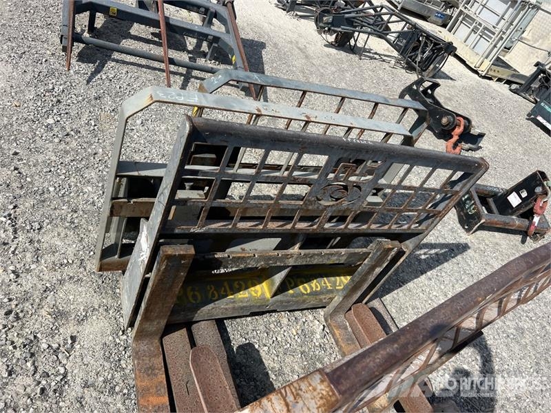 Qty of Skid Steer Forks Vilice