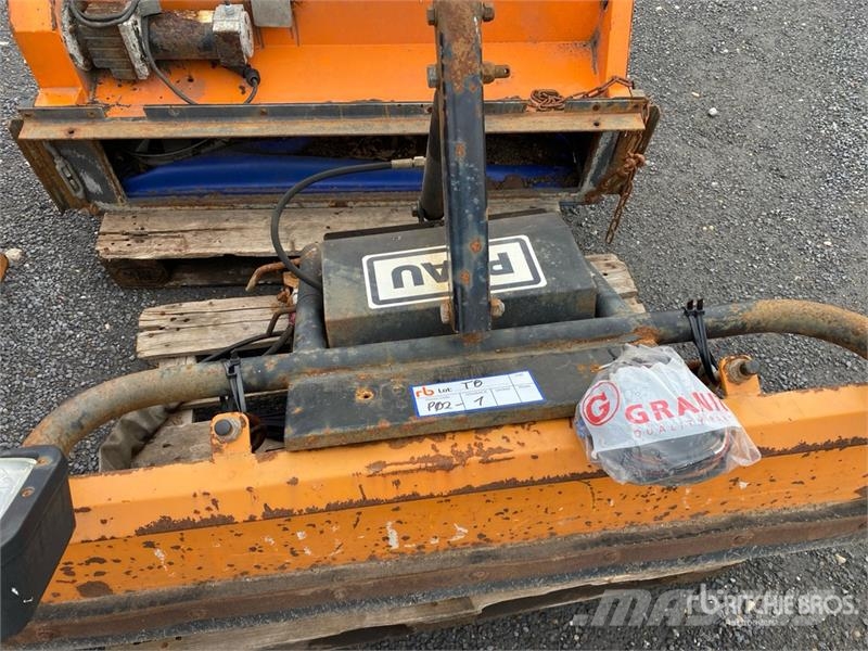  Qty of Snow Plow حراثات ونصول الجليد