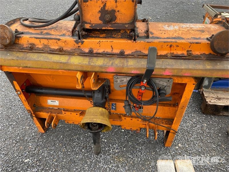  Qty of Snow Plow حراثات ونصول الجليد