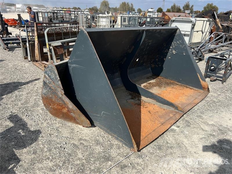 Qty of Telehandler Attachment Altri componenti