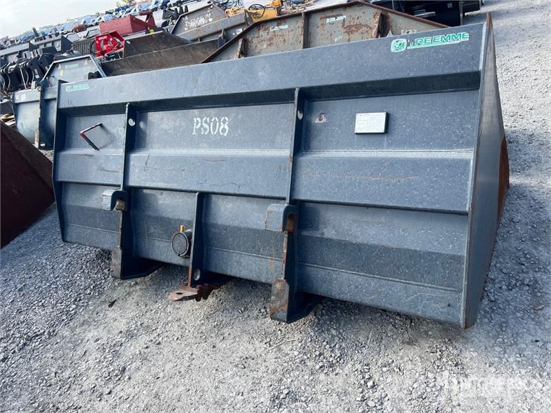  Qty of Telehandler Attachment Drugi deli
