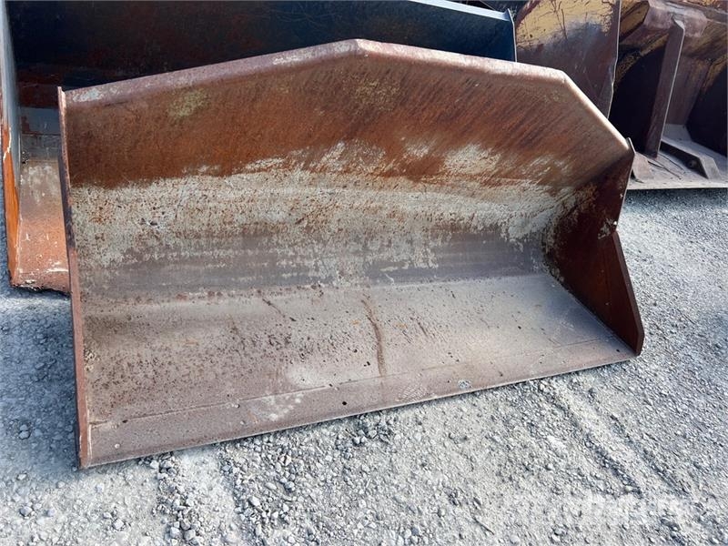 Qty of Telehandler Attachment Drugi deli