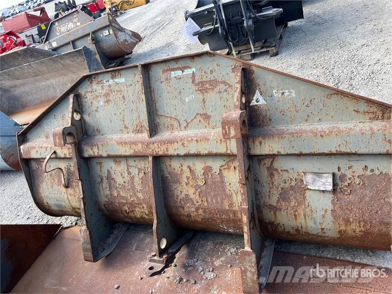 Qty of Telehandler Attachment Drugi deli