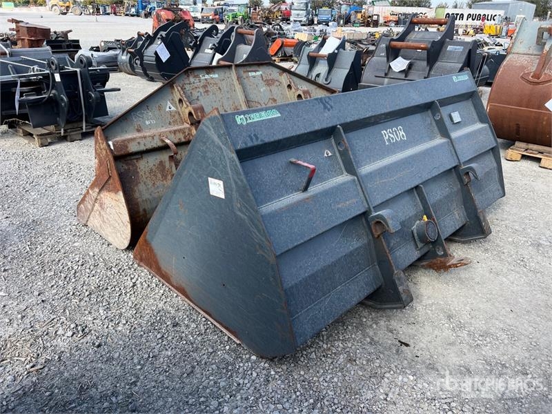  Qty of Telehandler Attachment Drugi deli
