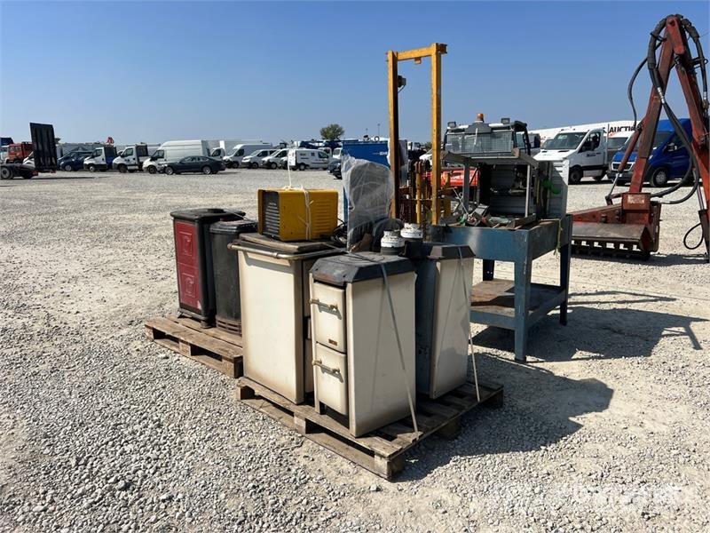 Qty of Workshop Equipment Altri componenti