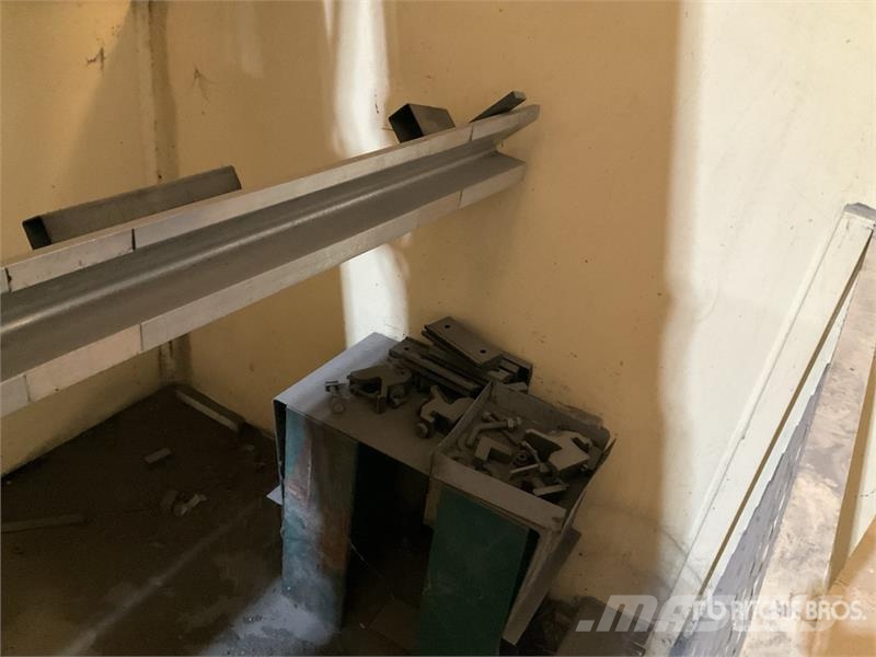 Quality and Ingenering HG -22 Electric Pipe Bendin Тръбополагащи булдозери