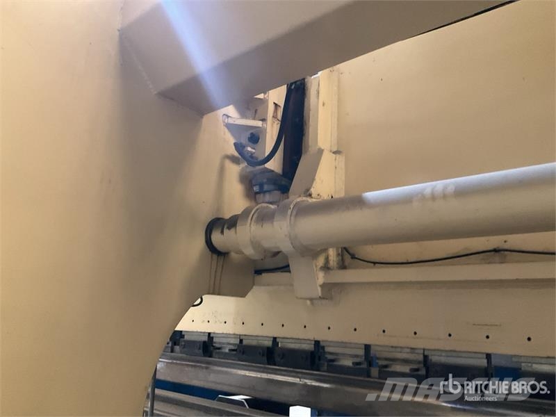 Quality and Ingenering HG -22 Electric Pipe Bendin Тръбополагащи булдозери