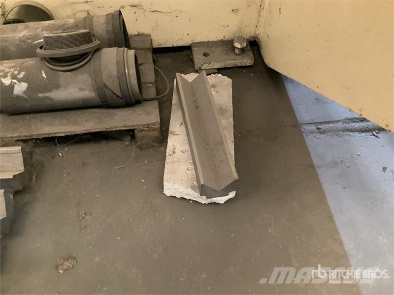 Quality and Ingenering HG -22 Electric Pipe Bendin Тръбополагащи булдозери