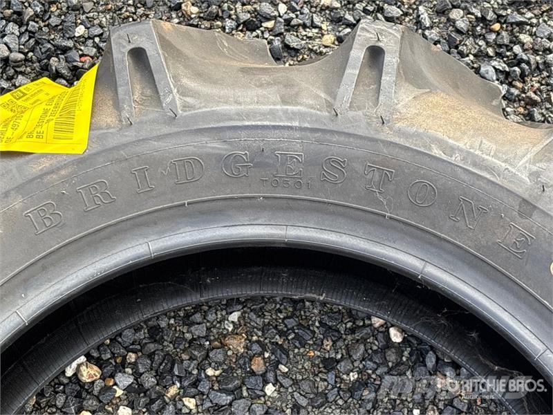  Quantity of (1) Bridgestone 8-18 Tires Gume, točkovi i felne