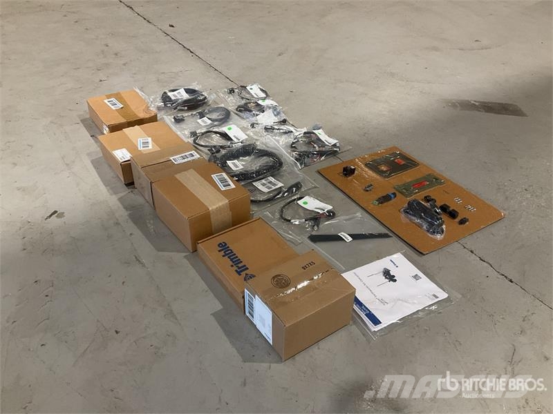  Quantity of (1) CAT BB12X Box Blade Trimble Wiring Instruments, measuring and automation equipment