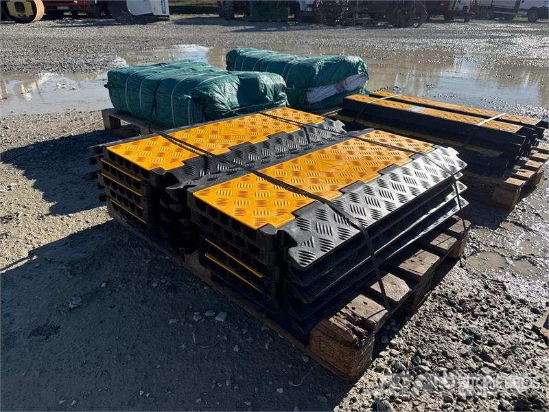  Quantity of (1) Pallets of  Bauer Generatoren Baue معدات البناء - غير ذلك