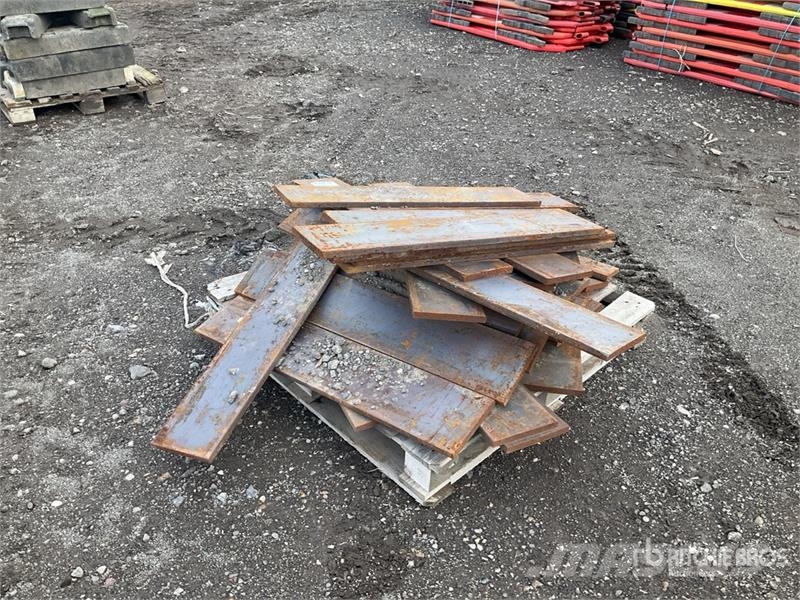  Quantity of (1) Pallets of Steel Plates مكونات أخرى