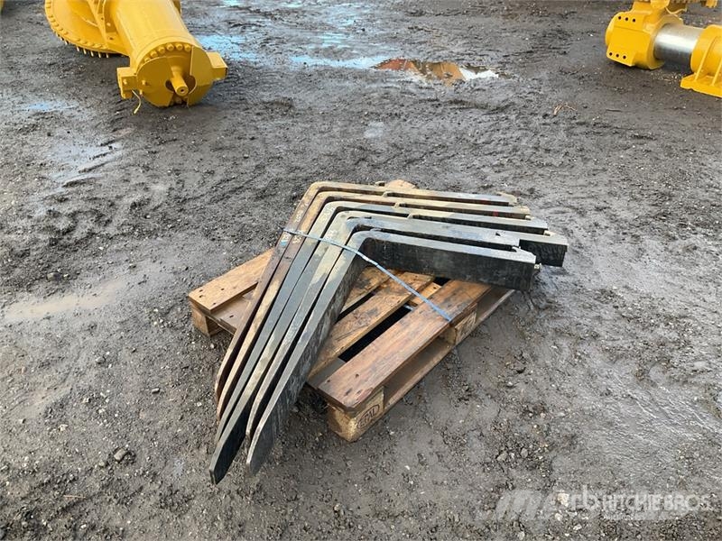  Quantity of (1) Pallets of Lift Truck Forks شوكات
