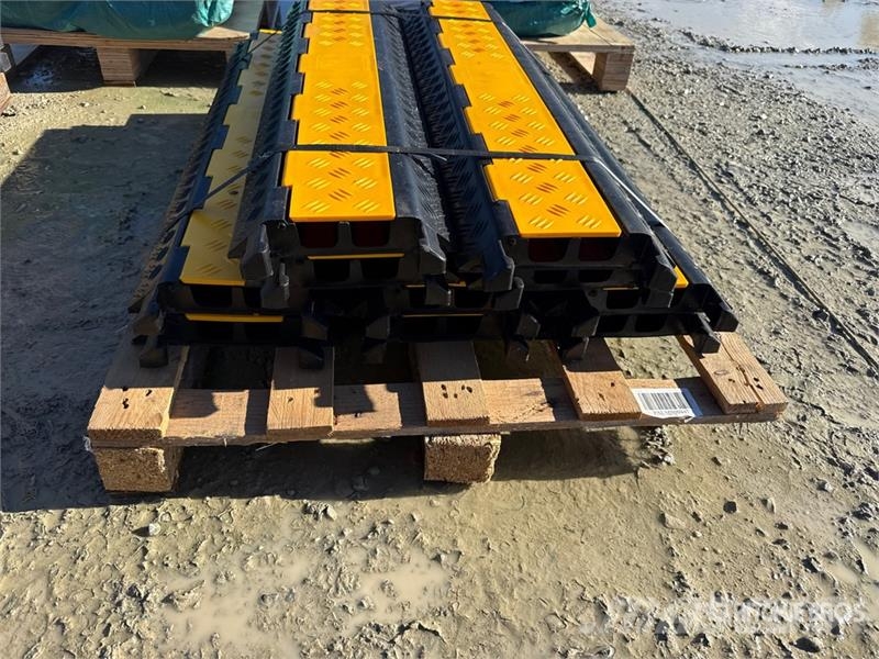  Quantity of (1) Pallets of  Bauer Generatoren Baue معدات البناء - غير ذلك