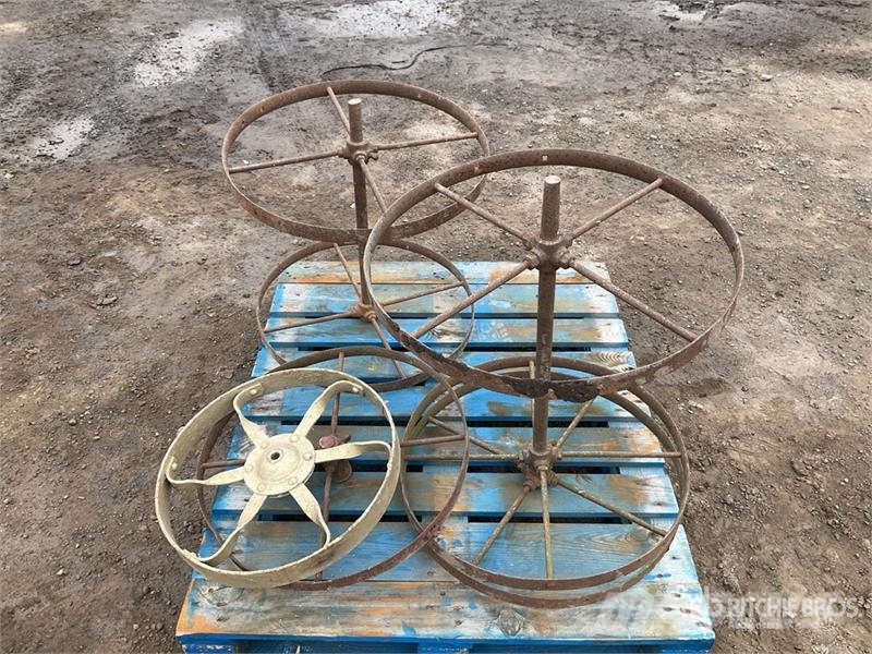 Quantity of (1) Pallets of Vintage Wheels Földnyesők (szkréperek)
